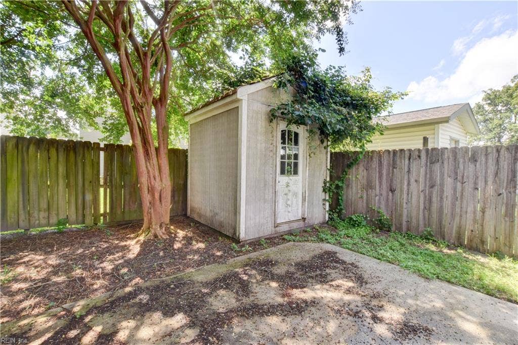 2005 Lockard Avenue, Chesapeake, VA 23320 2005 Lockard Avenue, Chesapeake, VA 23320