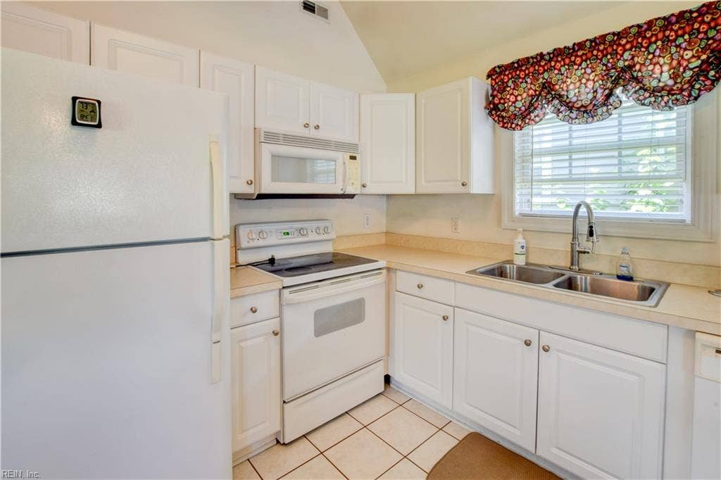2005 Lockard Avenue, Chesapeake, VA 23320 2005 Lockard Avenue, Chesapeake, VA 23320