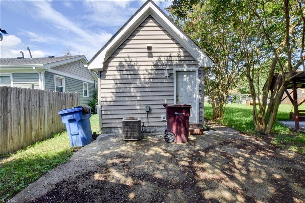 2005 Lockard Avenue, Chesapeake, VA 23320 2005 Lockard Avenue, Chesapeake, VA 23320