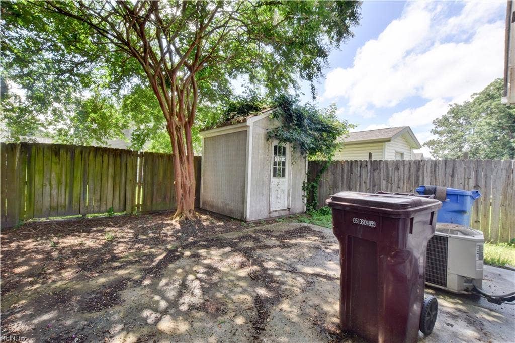 2005 Lockard Avenue, Chesapeake, VA 23320 2005 Lockard Avenue, Chesapeake, VA 23320