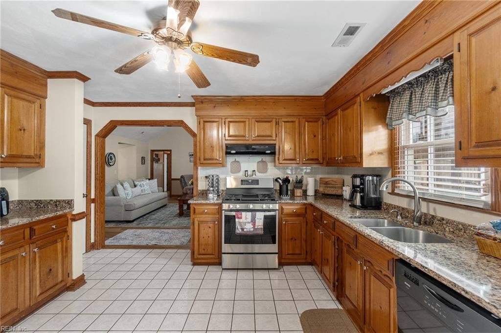 144 Downing Drive, Tunbridge Station, Chesapeake, VA 23322