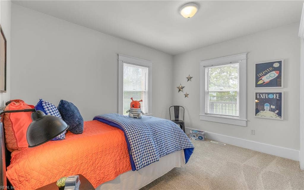 317 George Washington Highway S, Chesapeake, VA 23323 A bright first-floor bedroom adds flexibility for sleeping, guests, office use or other everyday needs.