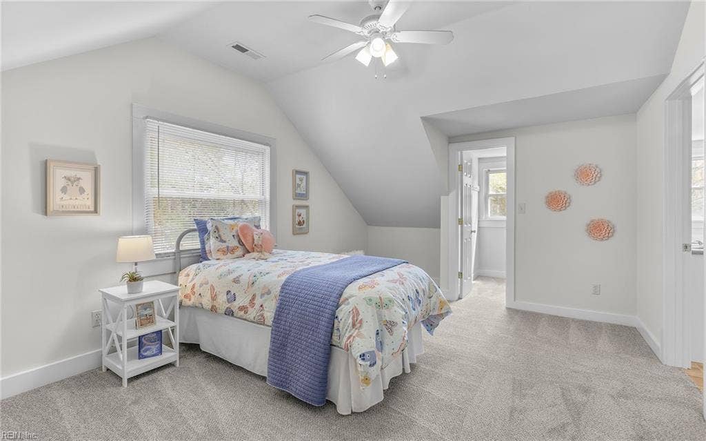 317 George Washington Highway S, Chesapeake, VA 23323 This secondary bedroom has room to adapt for flexible use, depending on your needs!