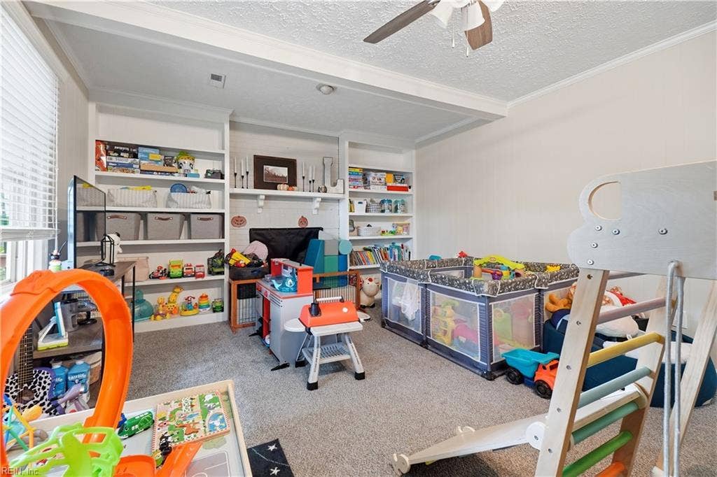324 Lakeland Drive, Hampton, VA 23669 324 Lakeland Drive, Hampton, VA 23669