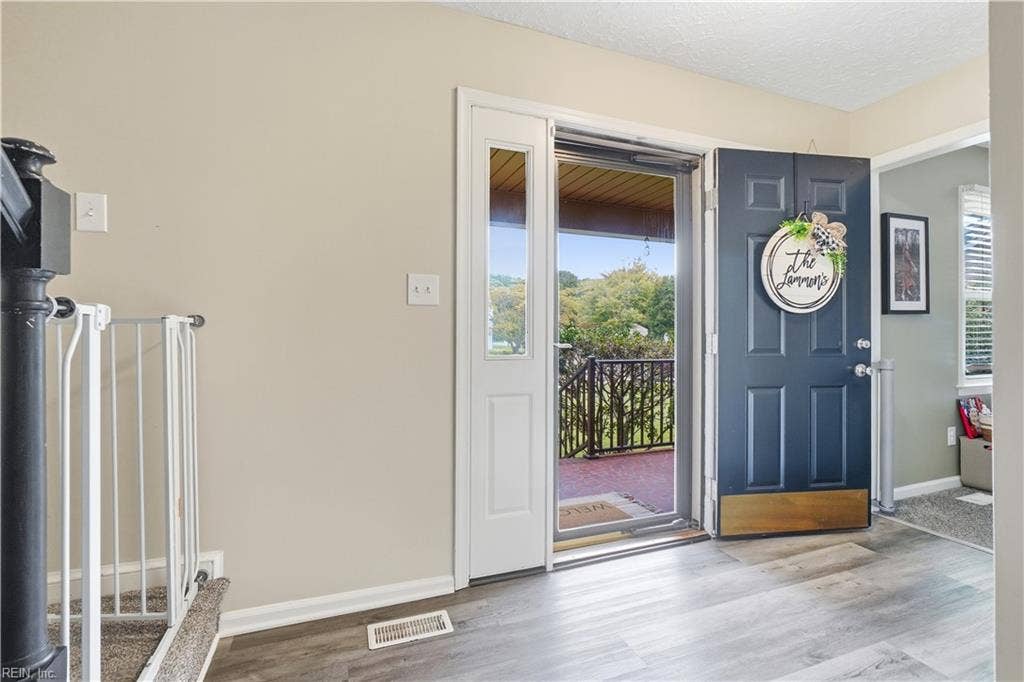 324 Lakeland Drive, Hampton, VA 23669 324 Lakeland Drive, Hampton, VA 23669