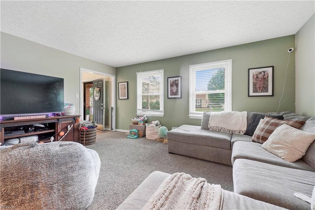 324 Lakeland Drive, Hampton, VA 23669 324 Lakeland Drive, Hampton, VA 23669