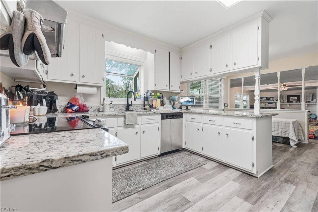 324 Lakeland Drive, Hampton, VA 23669 324 Lakeland Drive, Hampton, VA 23669