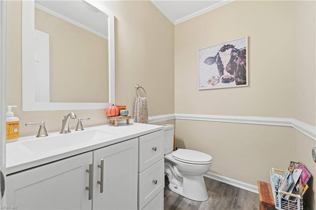 324 Lakeland Drive, Hampton, VA 23669 Half Bathroom (lower level)