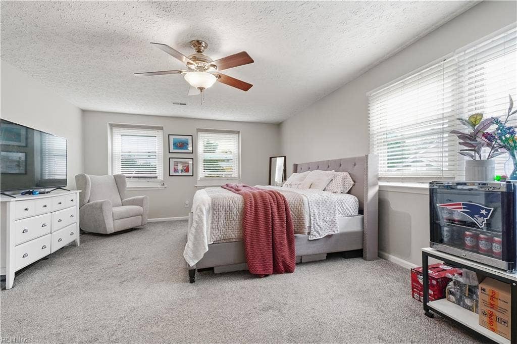 324 Lakeland Drive, Hampton, VA 23669 324 Lakeland Drive, Hampton, VA 23669