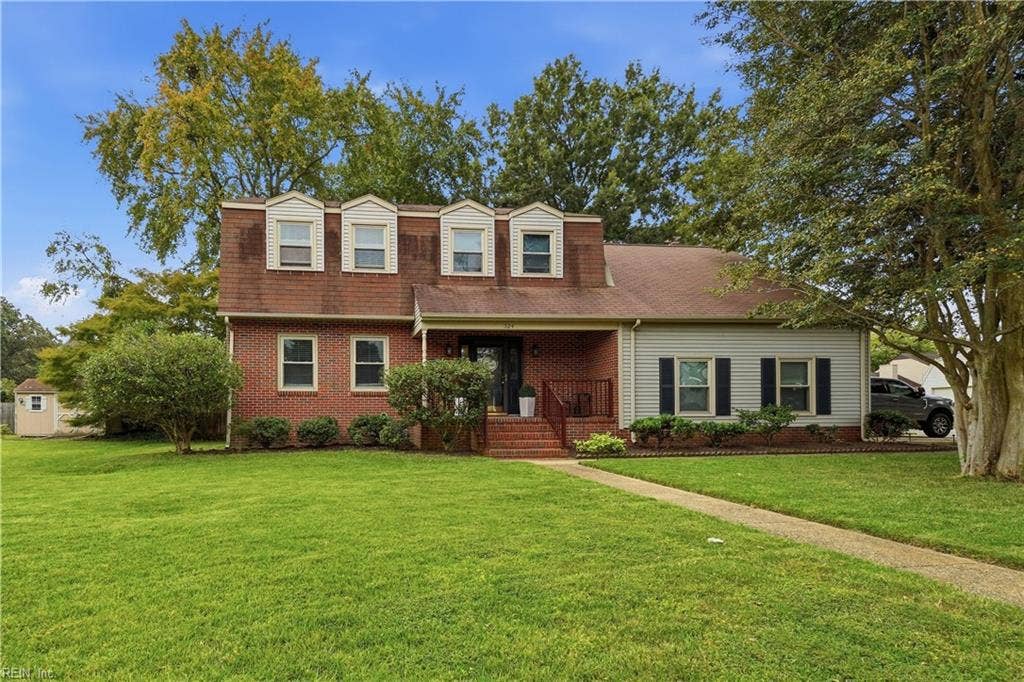 324 Lakeland Drive, Hampton, VA 23669 Welcome Home!