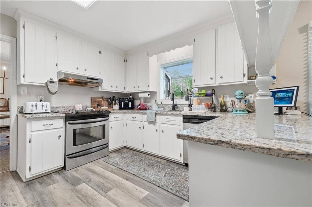 324 Lakeland Drive, Hampton, VA 23669 Kitchen