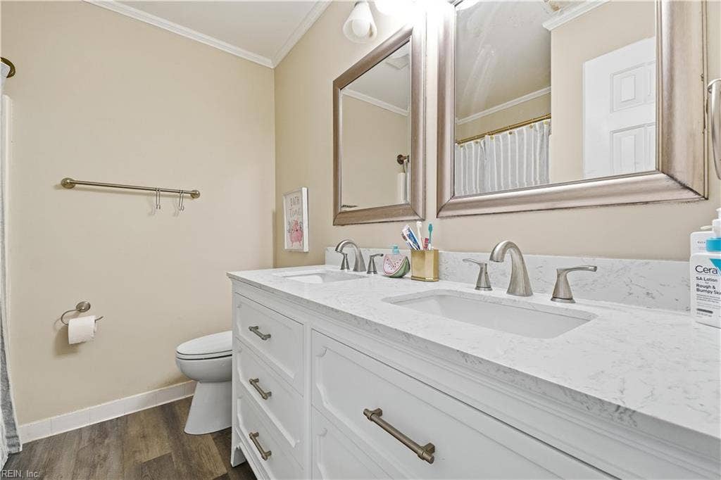 324 Lakeland Drive, Hampton, VA 23669 Guest Bathroom