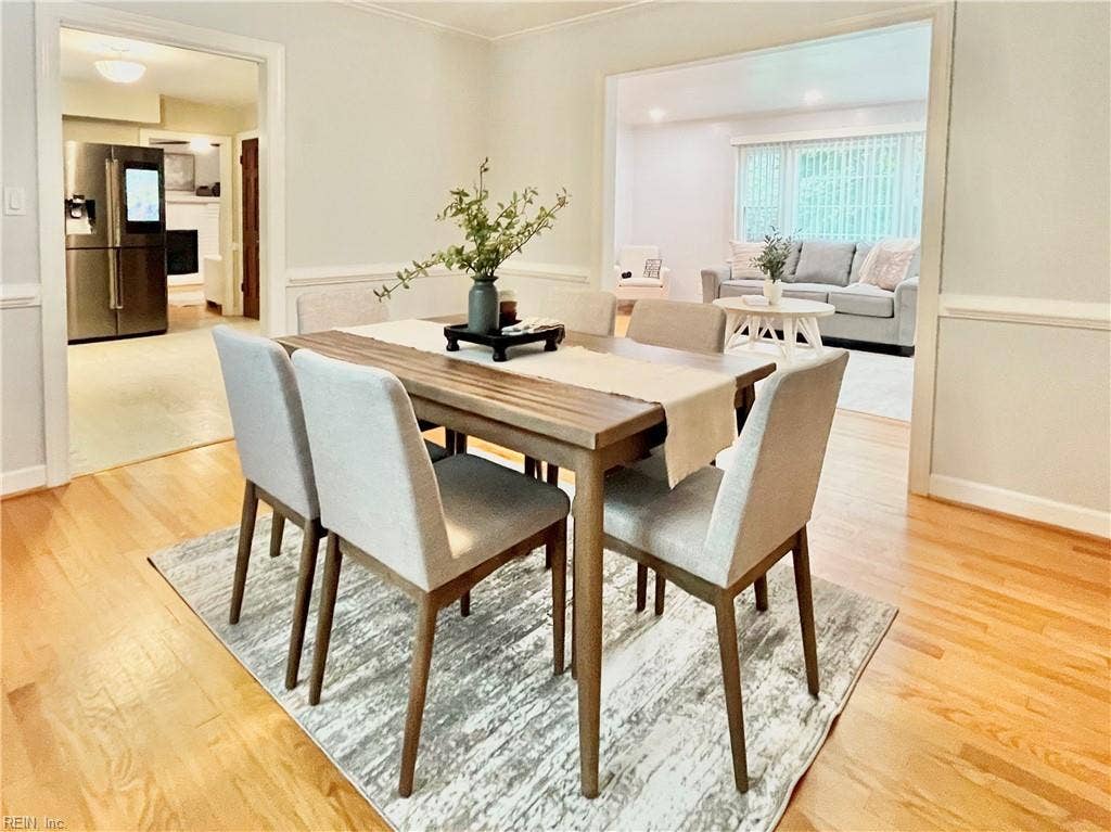 Separate dining perfect for gatherings.
