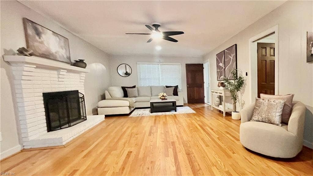 Oversized den or family room perfect for game night