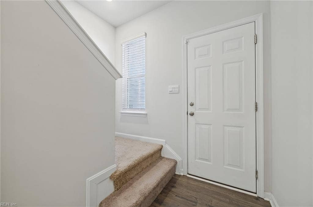 1519 Stanford Lane, Newport News, VA 23608 1519 Stanford Lane, Newport News, VA 23608