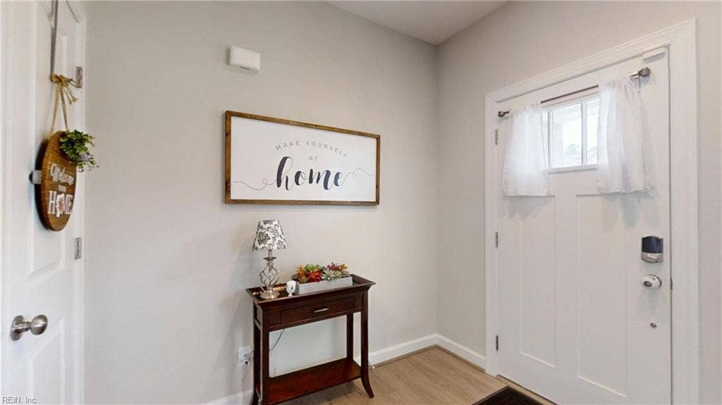 129 Manor Drive, Carrollton, VA 23314 Foyer