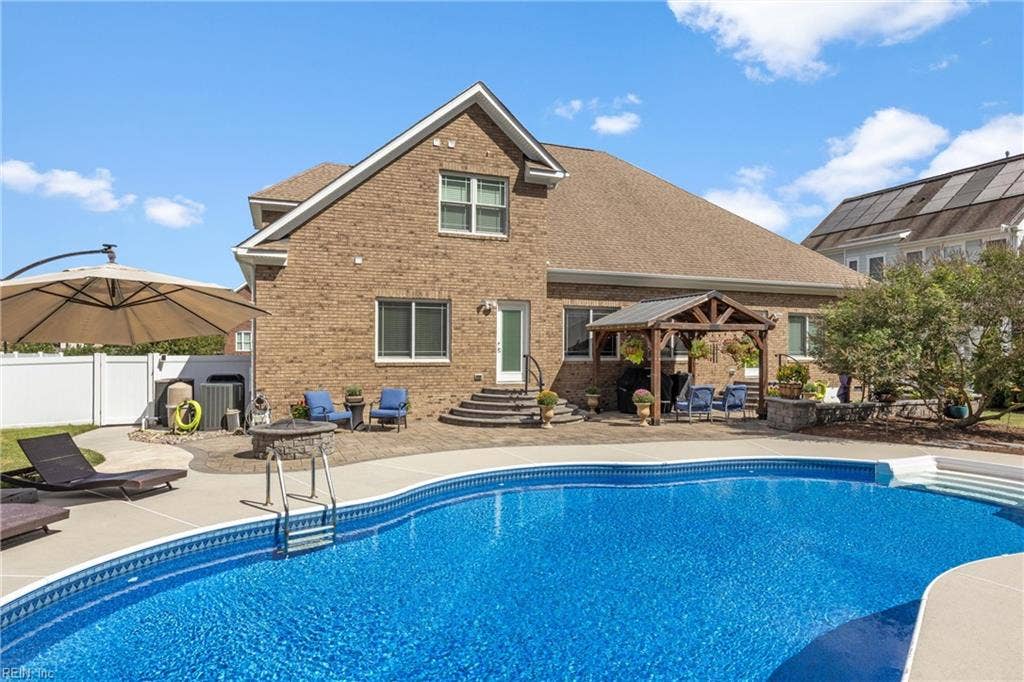 2309 Valle Rio Way, Virginia Beach, VA 23456 An 8-foot-deep saltwater pool features a new liner and LED lighting in 2025, plus pump, filter, and salt-system updates in 2024.