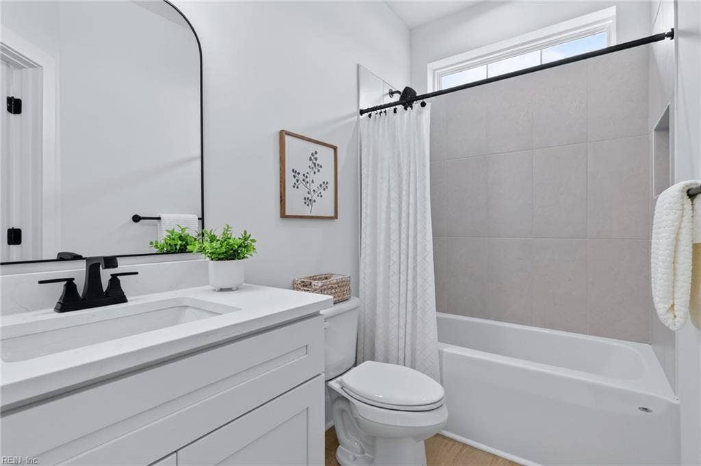 2902 E Ocean View Avenue, #C, Norfolk, VA 23518