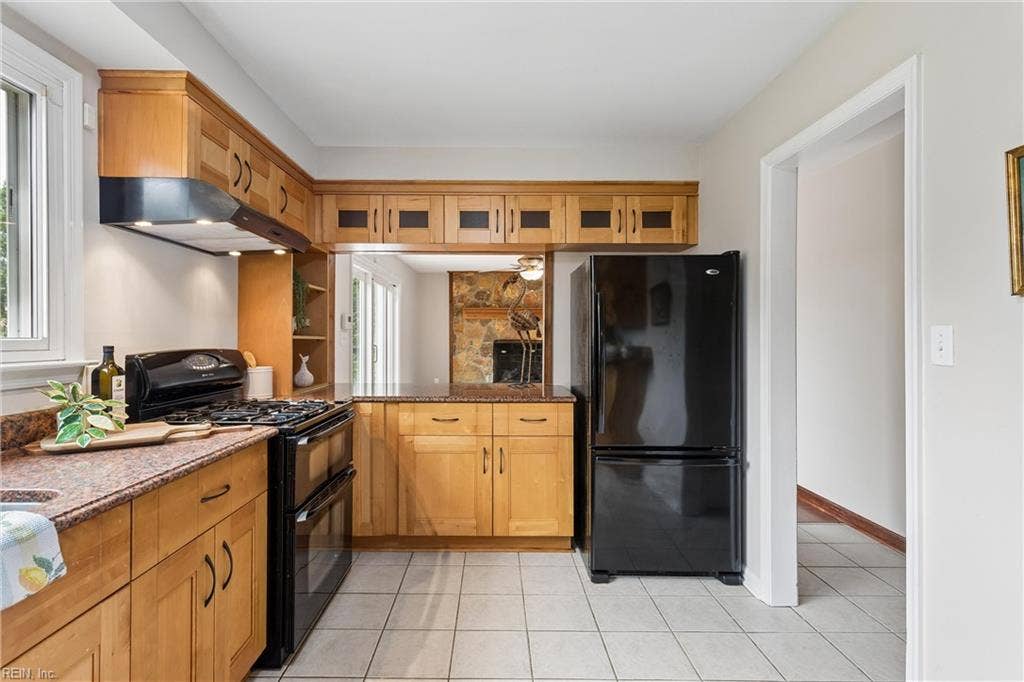92 OAKVILLE Drive, Hampton, VA 23669