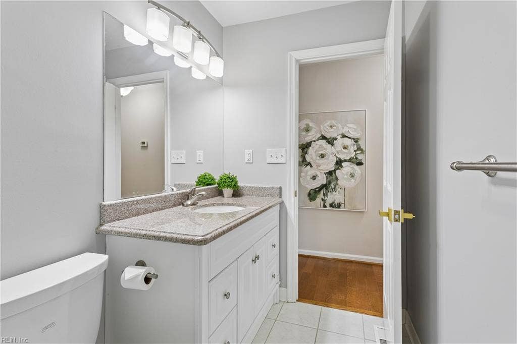 92 OAKVILLE Drive, Hampton, VA 23669