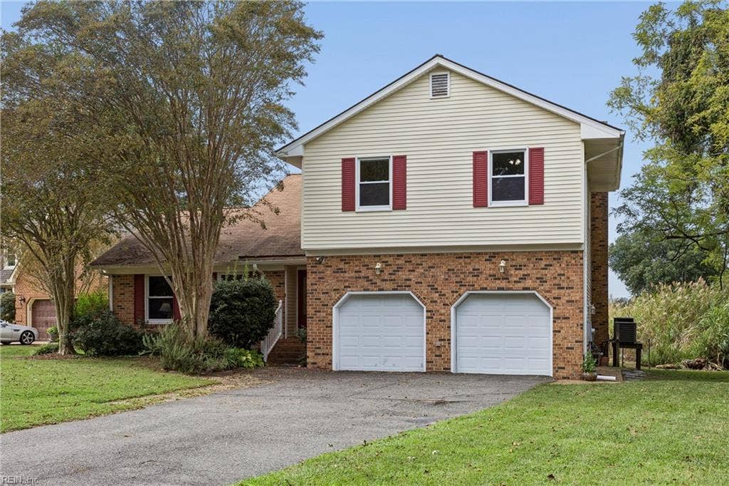 92 OAKVILLE Drive, Hampton, VA 23669