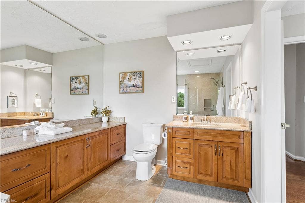 92 OAKVILLE Drive, Hampton, VA 23669