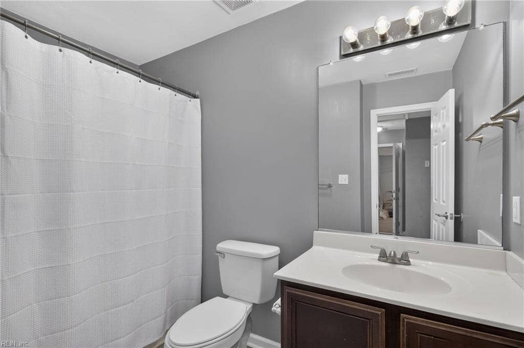 3115 SAINT MIHIEL Avenue, Lafayette Annex, Norfolk, VA 23509 hall bath