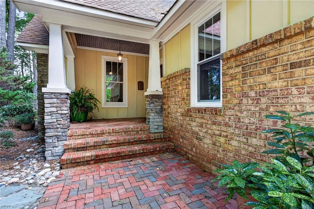 241 Sign Pine Road, Chesapeake, VA 23322