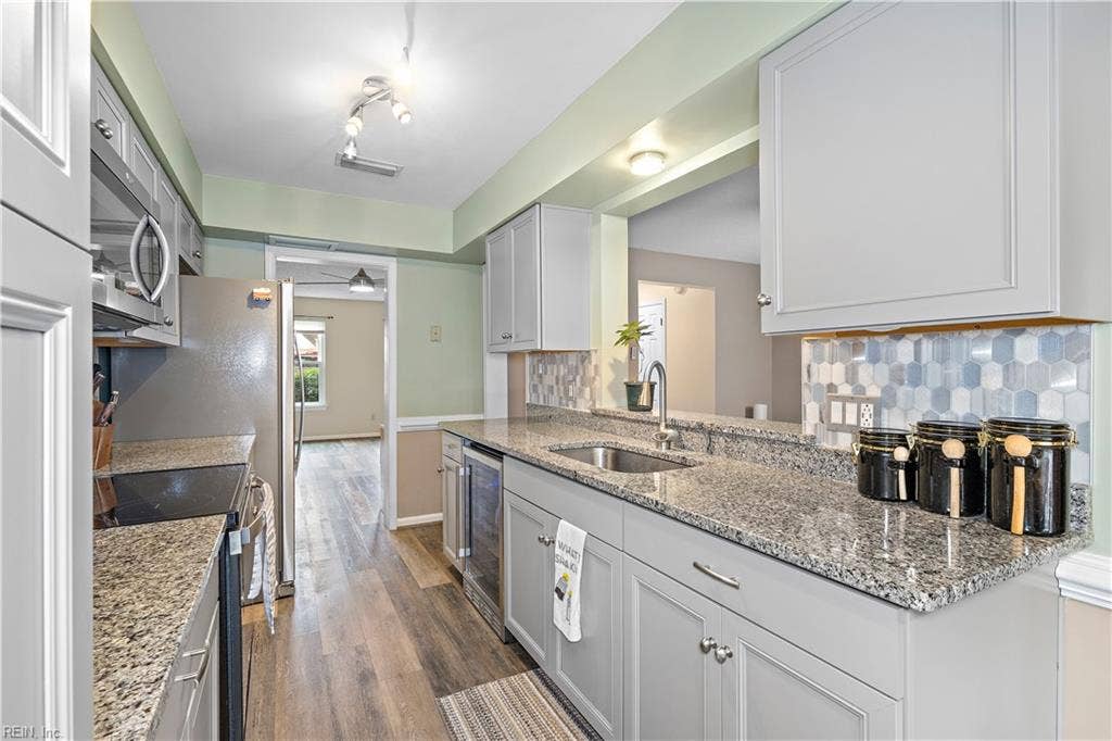3964 Roebling Lane, Virginia Beach, VA 23452 3964 Roebling Lane, Virginia Beach, VA 23452