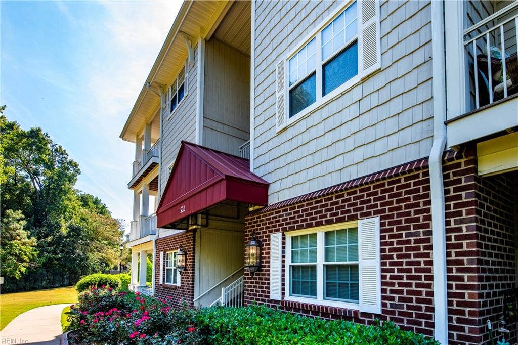 932 Southmoor Drive, #305, Virginia Beach, VA 23455