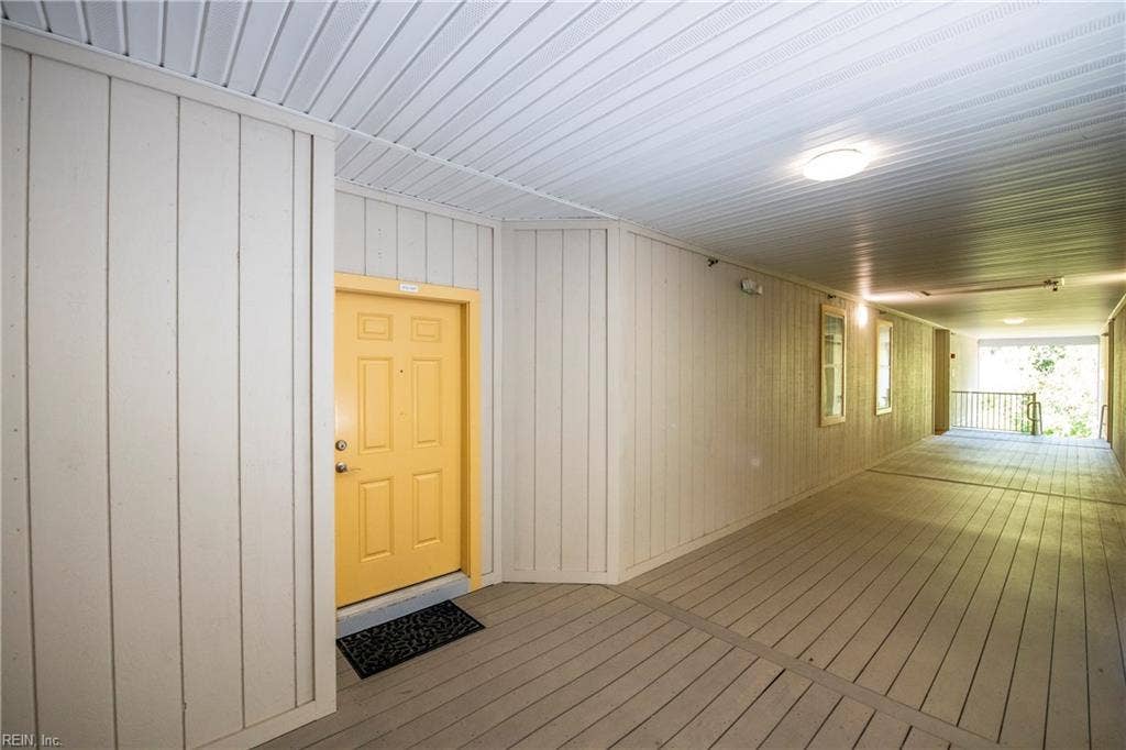 932 Southmoor Drive, #305, Virginia Beach, VA 23455