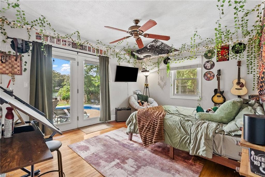 2031 Ridge End Road, Virginia Beach, VA 23454 Bedroom #1 with private entrance to backyard