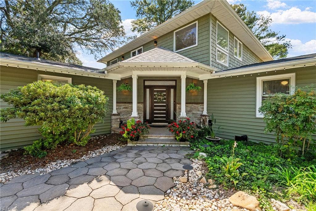2031 Ridge End Road, Virginia Beach, VA 23454 Front door