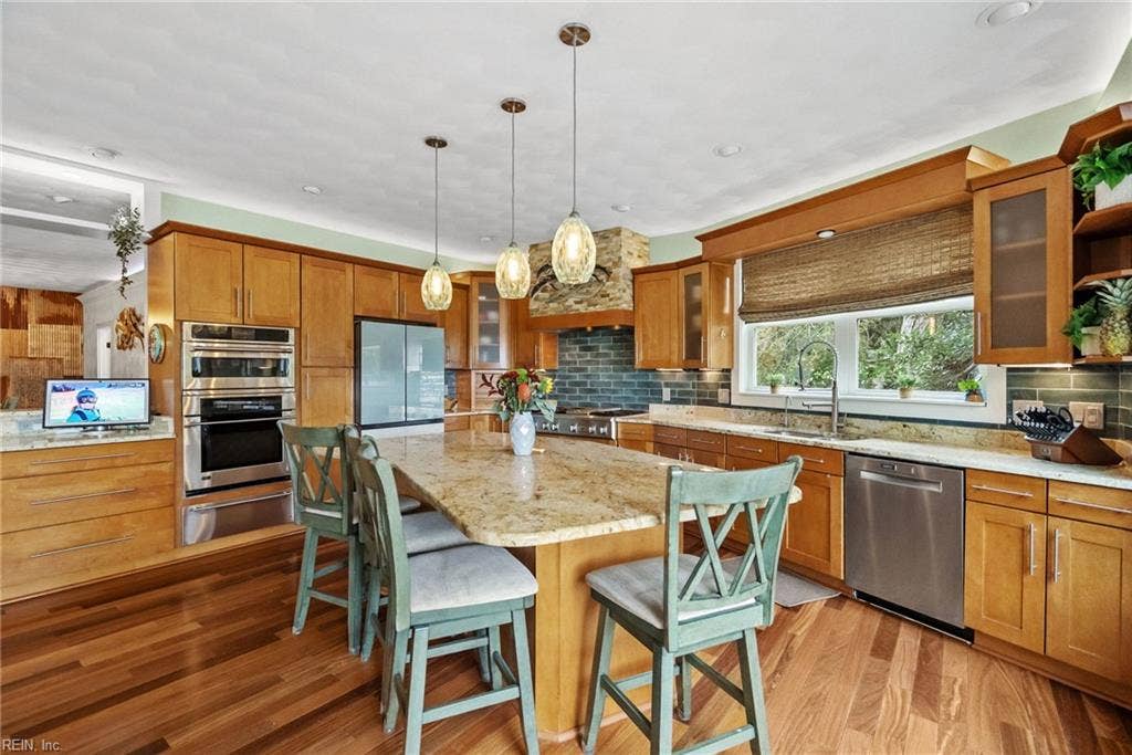2031 Ridge End Road, Virginia Beach, VA 23454 2031 Ridge End Road, Virginia Beach, VA 23454