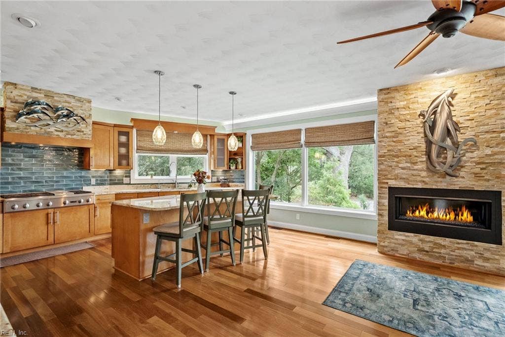 2031 Ridge End Road, Virginia Beach, VA 23454 Breakfast area to kitchen