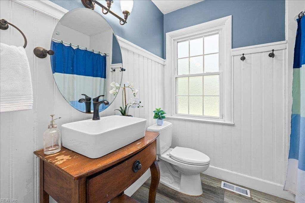 Downstairs Full Bath