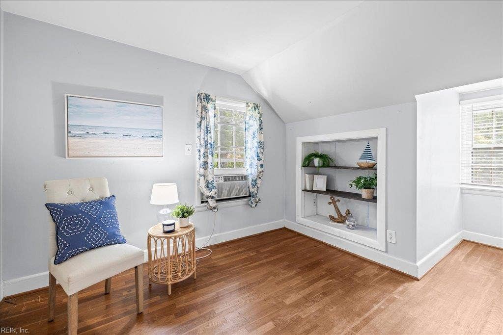 Upstairs Bedroom 2