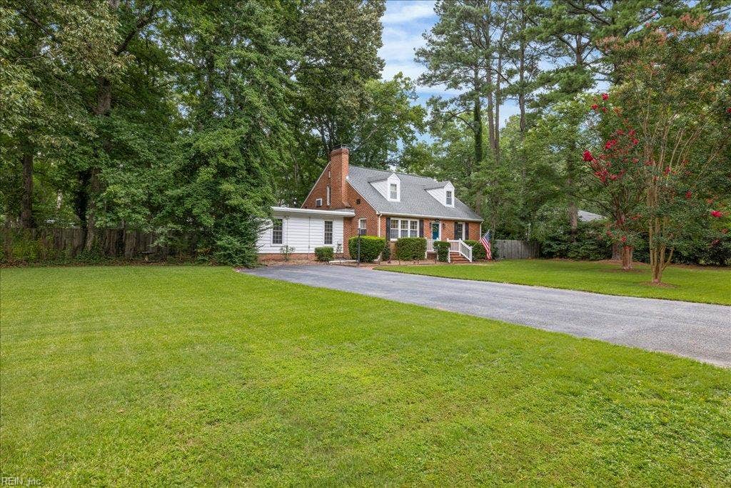 Welcome to 4104 Thalia Drive!