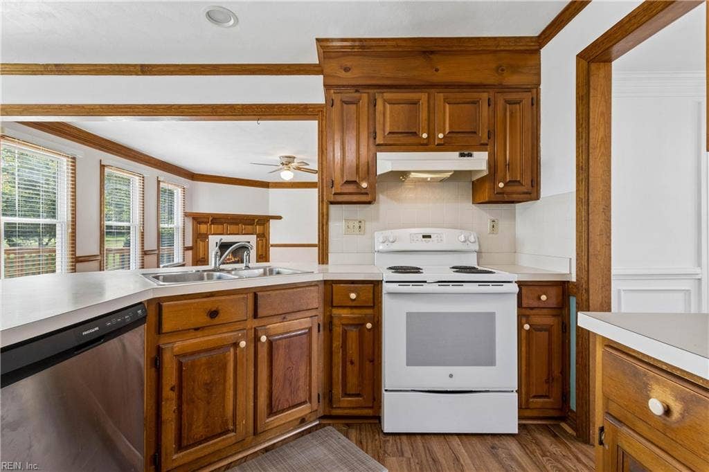 423 Las Gaviotas Boulevard, Chesapeake, VA 23322 423 Las Gaviotas Boulevard, Chesapeake, VA 23322