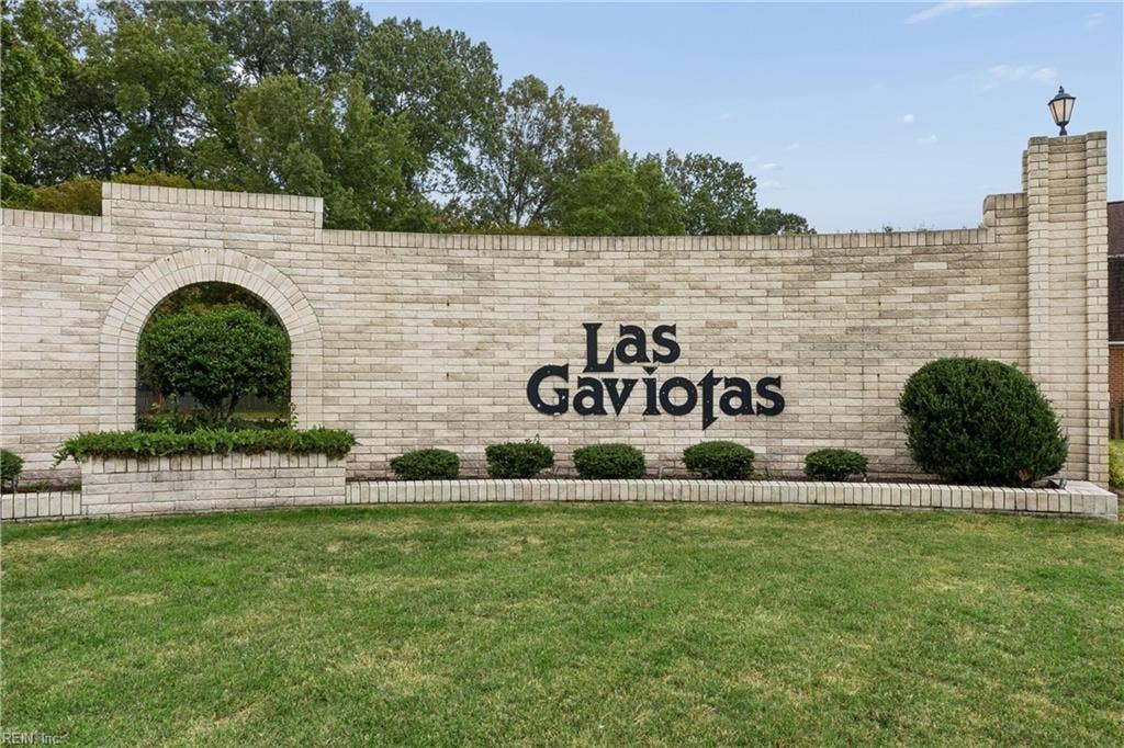 423 Las Gaviotas Boulevard, Chesapeake, VA 23322 423 Las Gaviotas Boulevard, Chesapeake, VA 23322