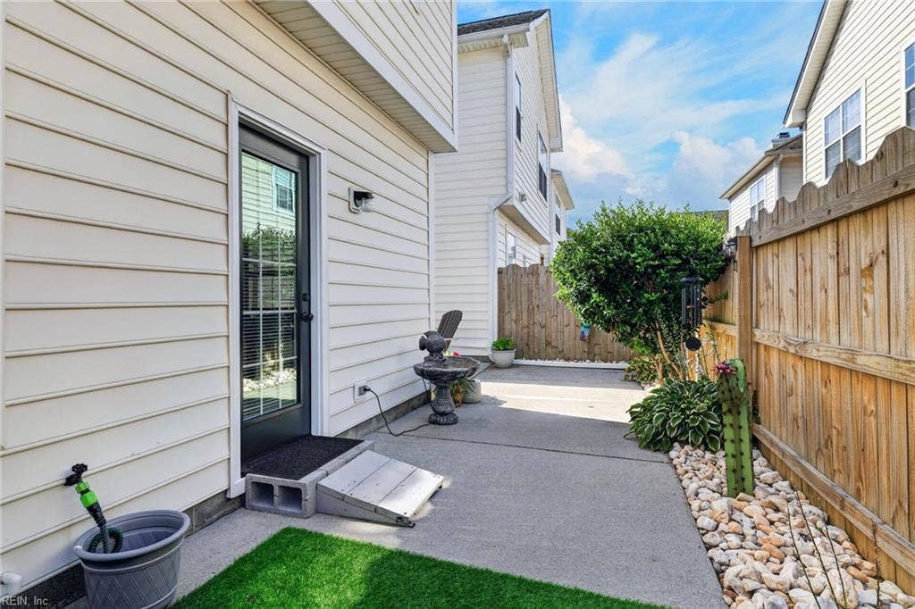 1817 Riddlesworth Drive, Virginia Beach, VA 23456 1817 Riddlesworth Drive, Virginia Beach, VA 23456