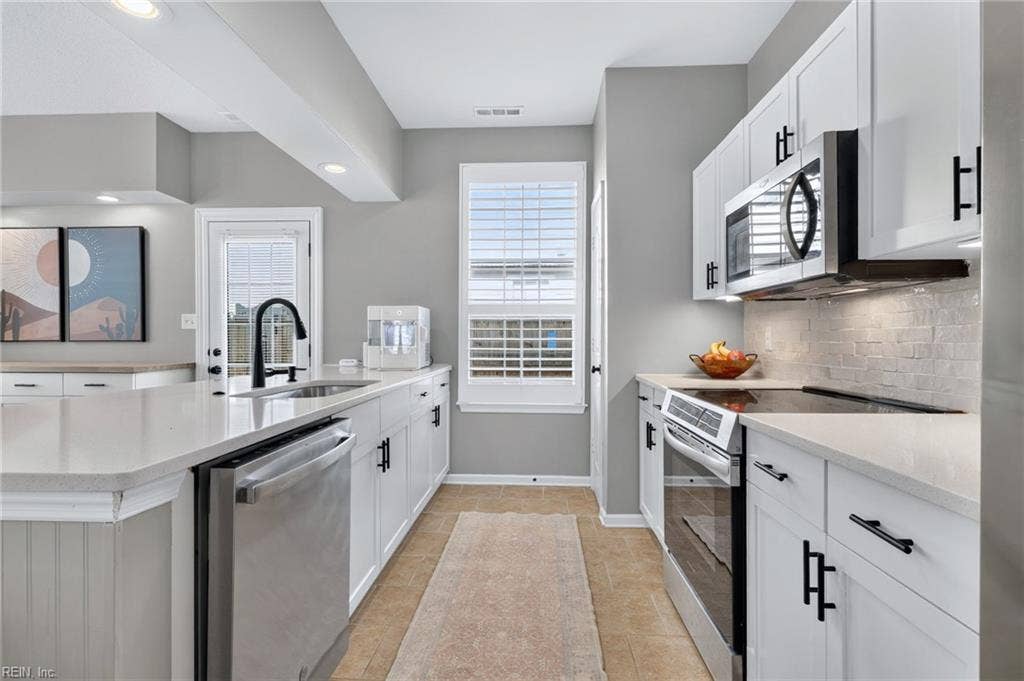 1817 Riddlesworth Drive, Virginia Beach, VA 23456 1817 Riddlesworth Drive, Virginia Beach, VA 23456