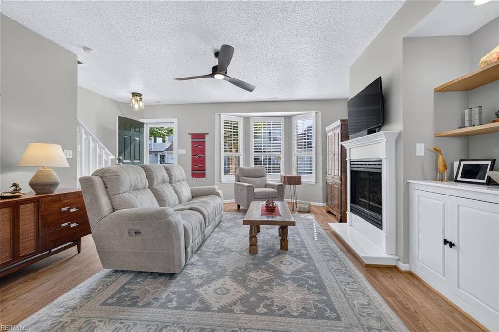 1817 Riddlesworth Drive, Virginia Beach, VA 23456 1817 Riddlesworth Drive, Virginia Beach, VA 23456