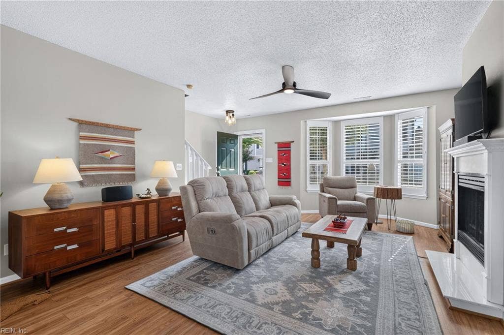 1817 Riddlesworth Drive, Virginia Beach, VA 23456 1817 Riddlesworth Drive, Virginia Beach, VA 23456