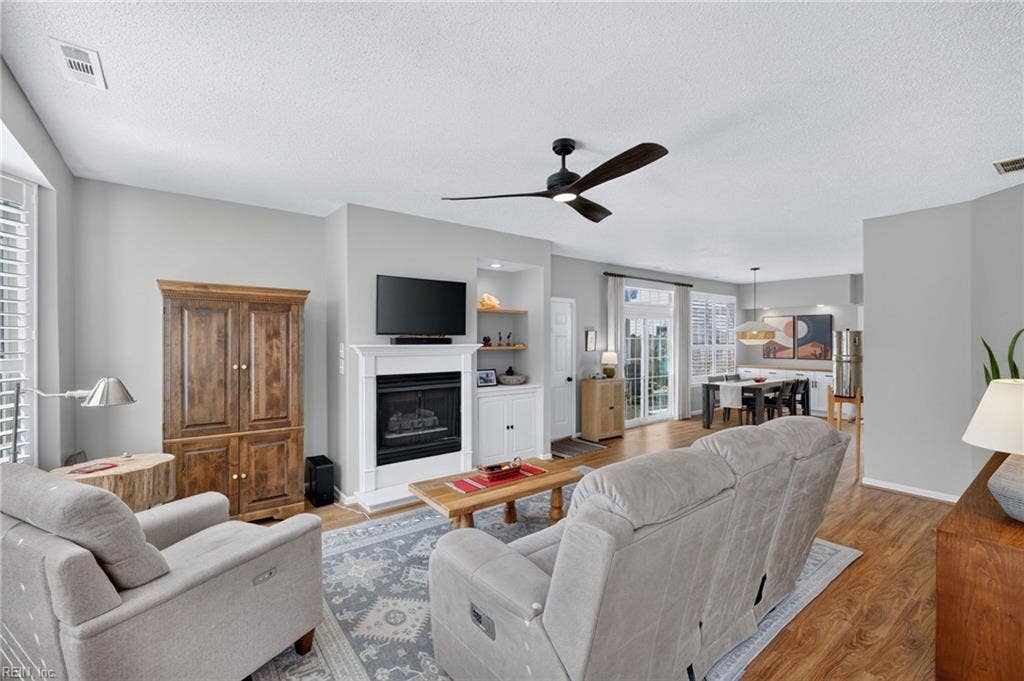 1817 Riddlesworth Drive, Virginia Beach, VA 23456 1817 Riddlesworth Drive, Virginia Beach, VA 23456