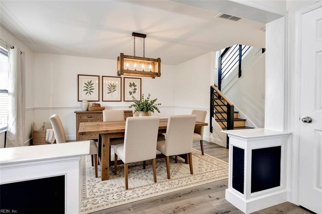 309 High Point Road, Williamsburg, VA 23185 Virtually Staged Dining Room