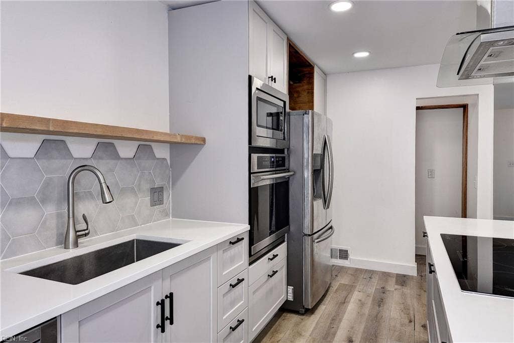 309 High Point Road, Williamsburg, VA 23185 Exquisite Quartz Countertops