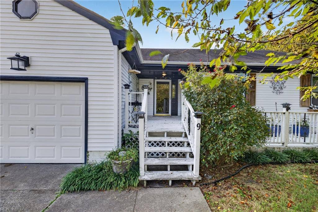 9 Baywood Lane, Portsmouth, VA 23701 9 Baywood Lane, Portsmouth, VA 23701