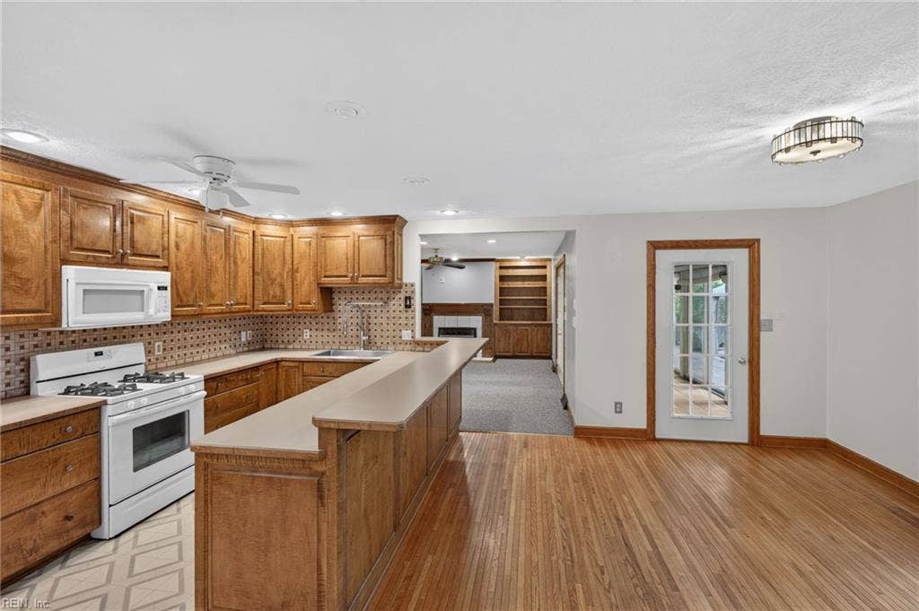 8139 Manor Drive, Gloucester, VA 23061