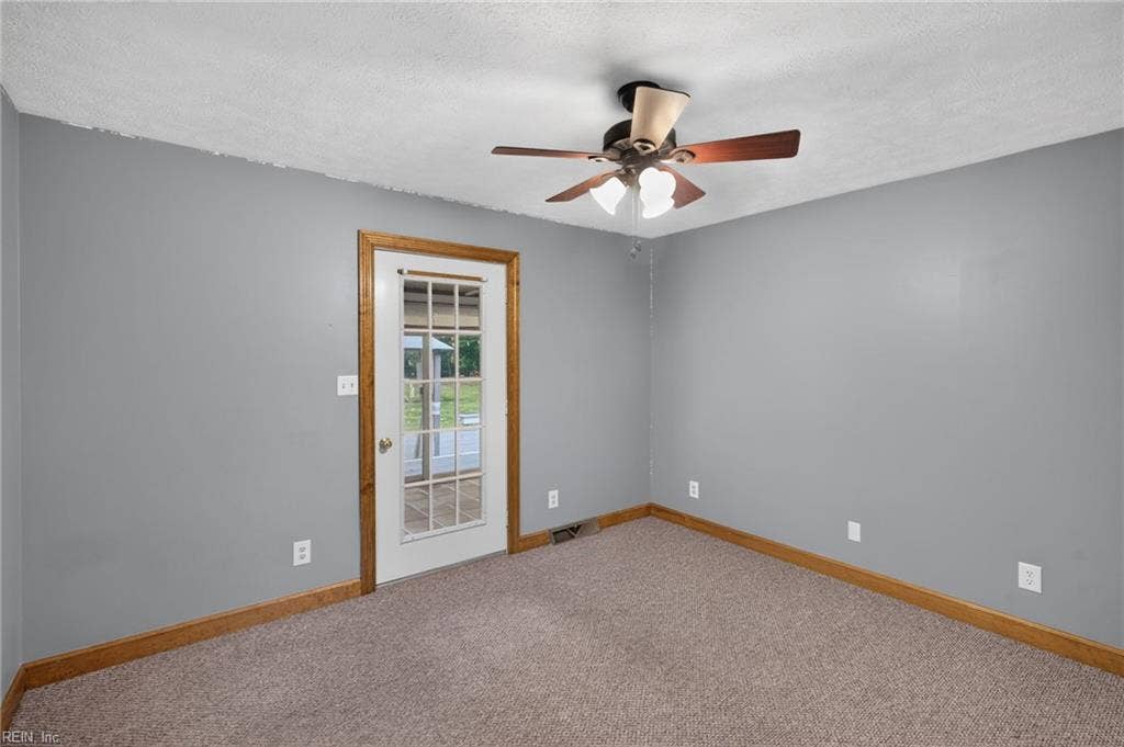 8139 Manor Drive, Gloucester, VA 23061